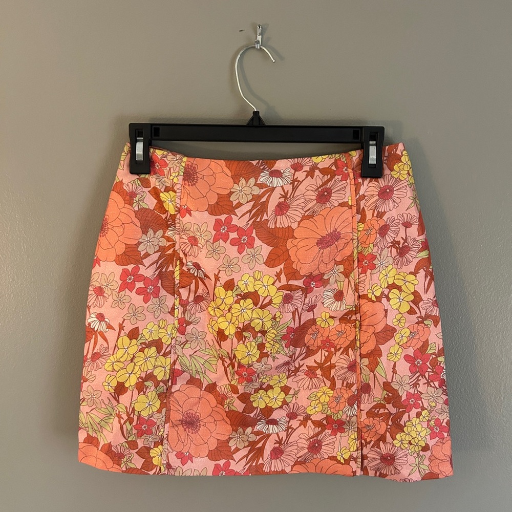 Adorable LuLus skirt like new!